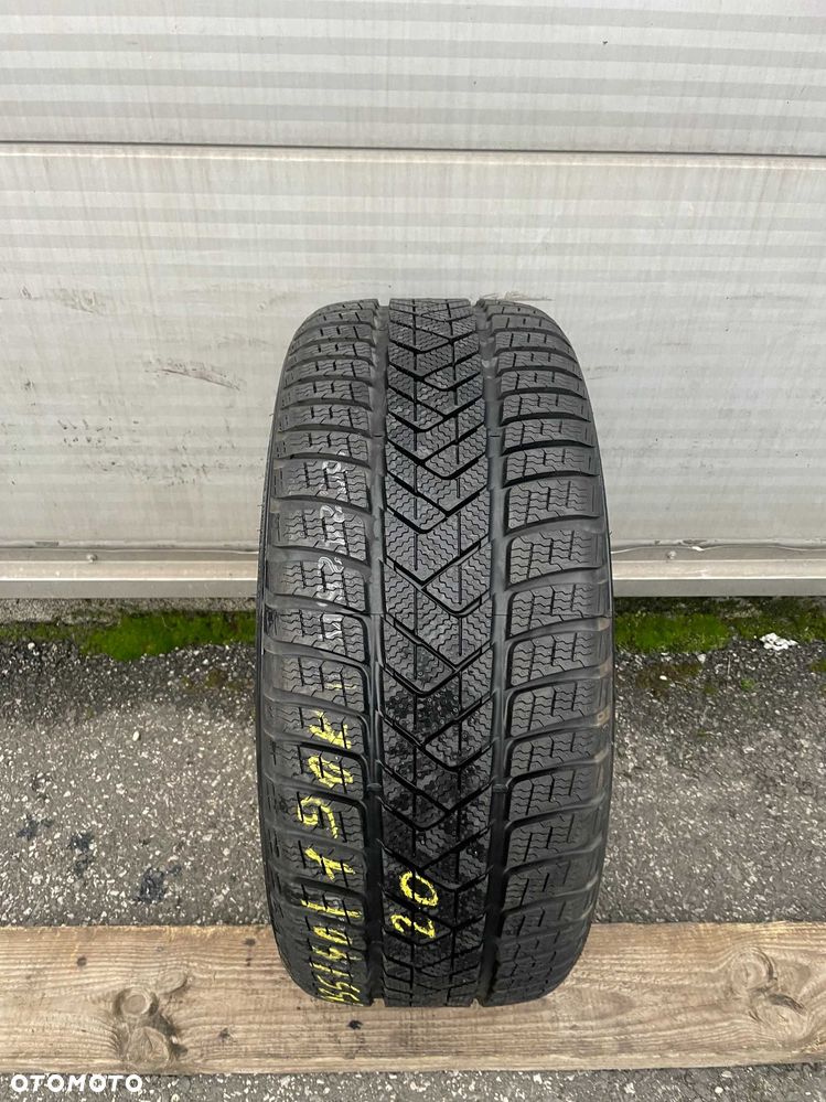 1x OPONA ZIMOWA 235/40/19 Pirelli Sotto Zero 3 XL 7,8MM