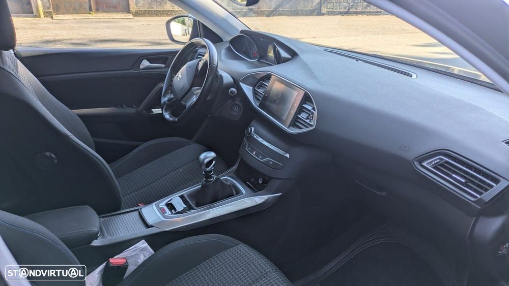 Peugeot 308 SW 1.2 PureTech Style J17 - 19