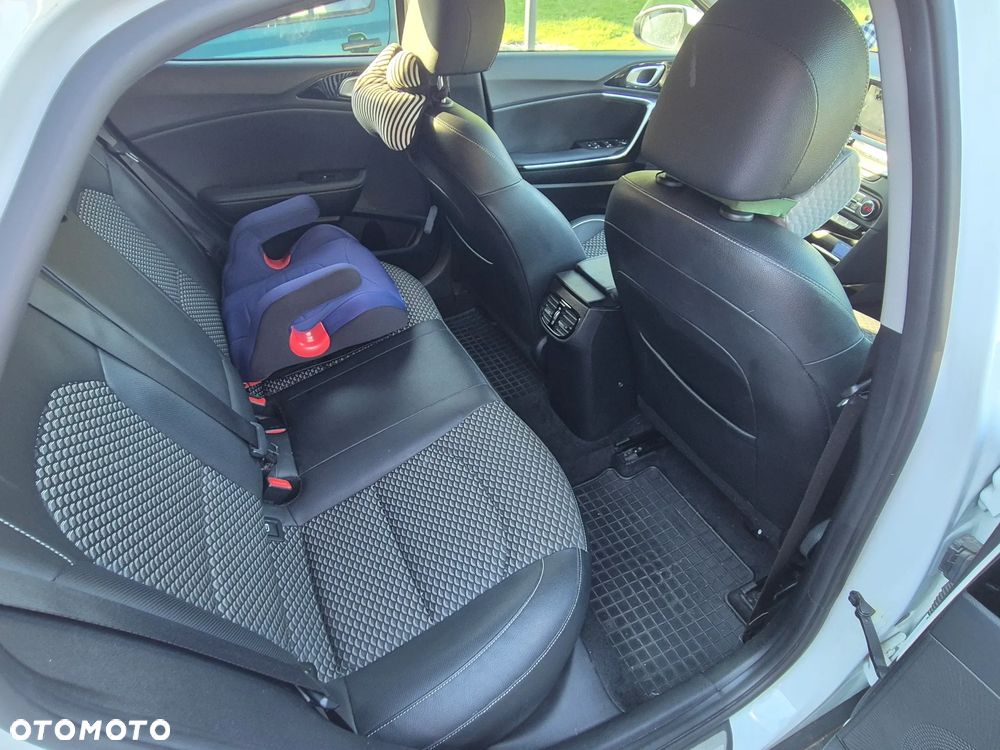 Kia XCeed - 18