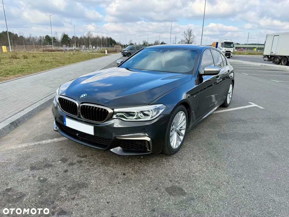 BMW Seria 5 M550i xDrive - 1