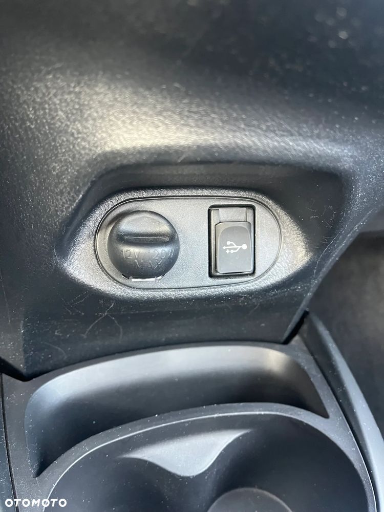 Toyota Yaris - 16