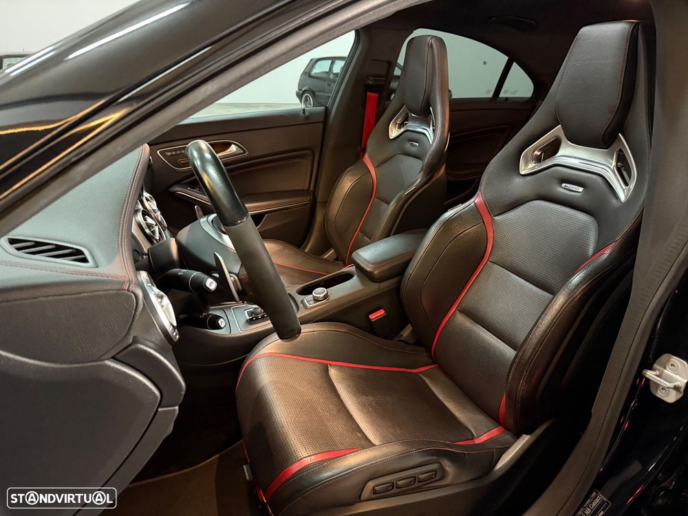 Mercedes-Benz CLA 45 AMG 4Matic 7G-DCT - 27