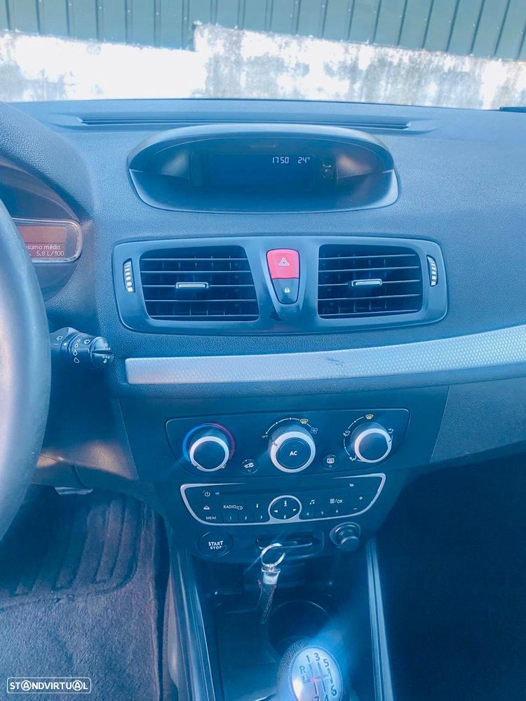 Renault Mégane 1.5 dCi Dynamique CO2 Champion - 19