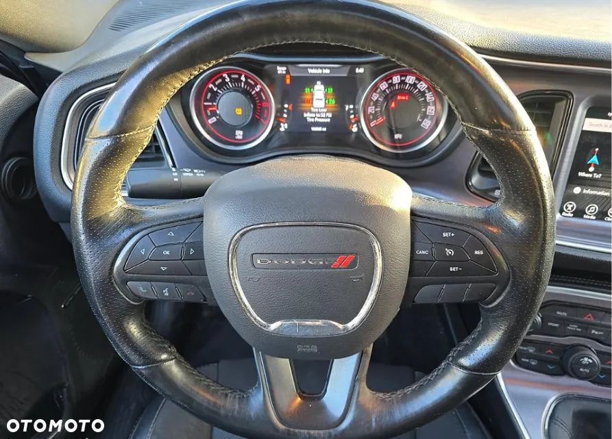 Dodge Challenger - 9