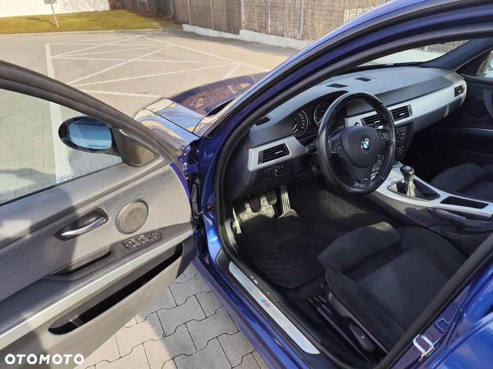 BMW Seria 3 320i - 17