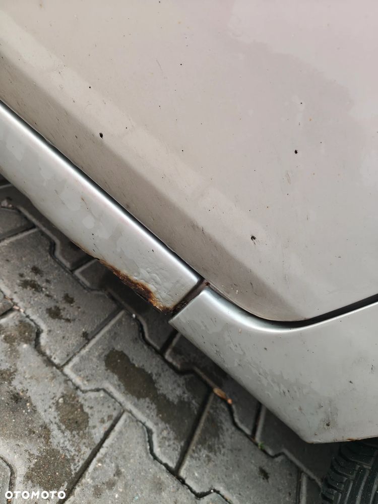 Ford Fiesta 2004 photo 2