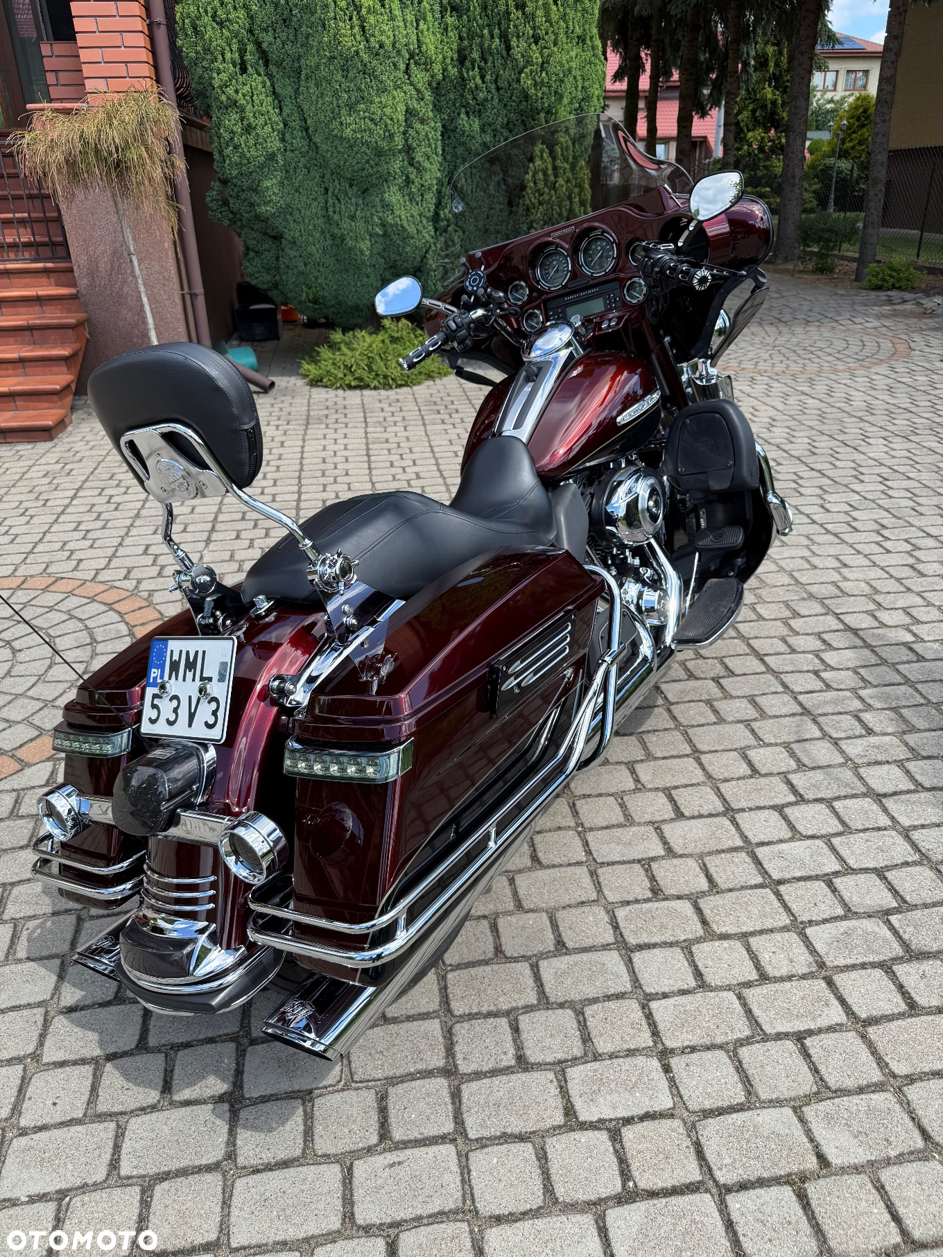 Harley-Davidson FLHT Electra Glide Standard - 2