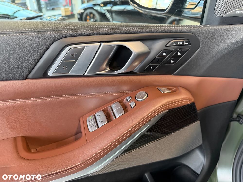 BMW X7 - 16
