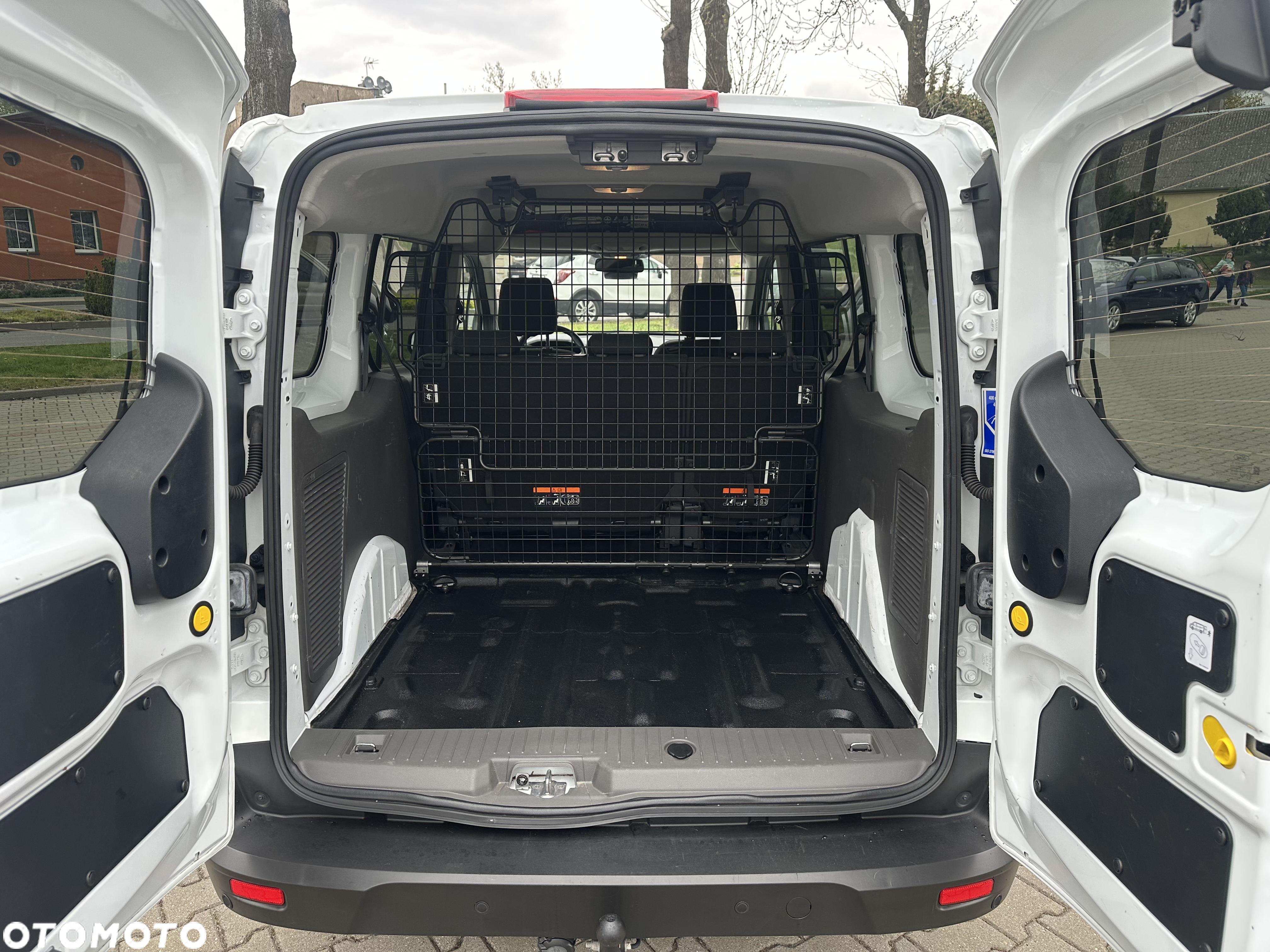Ford Transit Connect - 12