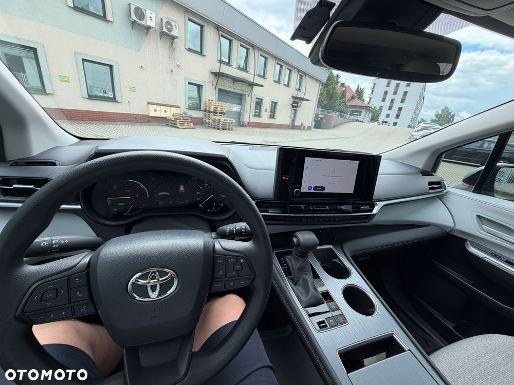 Toyota Sienna - 10