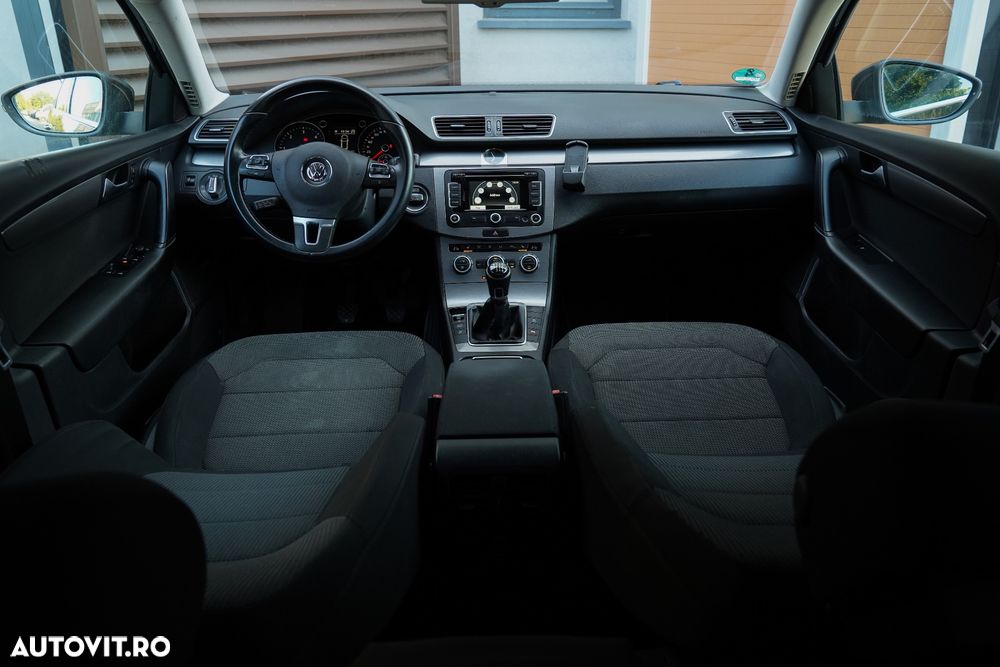 Volkswagen Passat Variant 2.0 Blue TDI DSG SCR Comfortline - 16