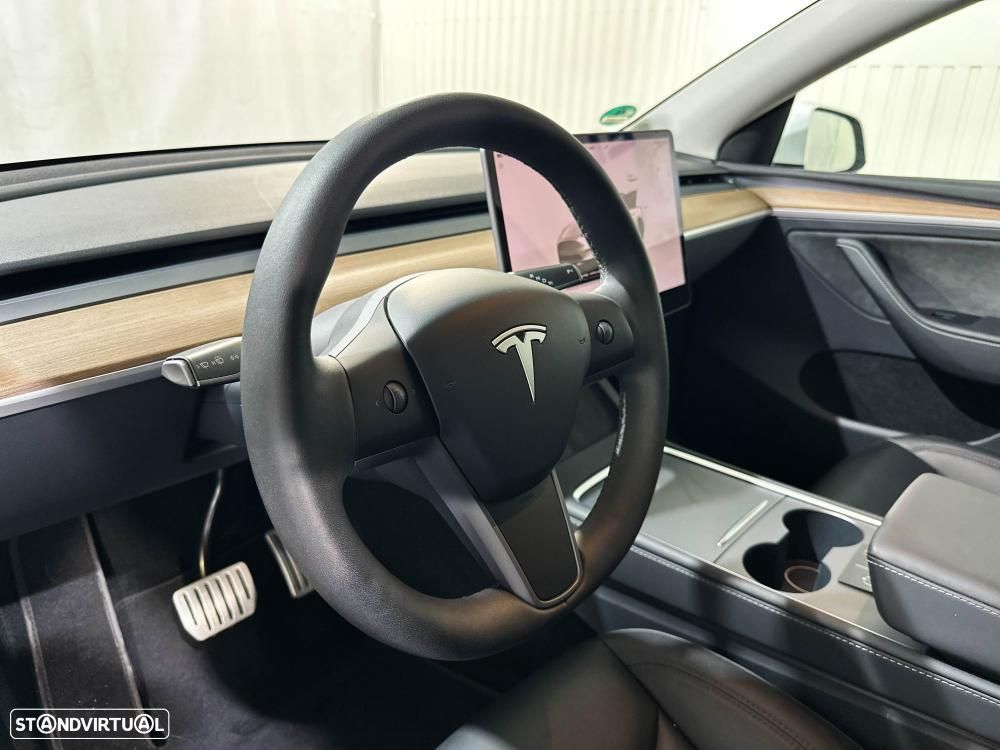 Tesla Model Y Performance Dual Motor AWD - 18
