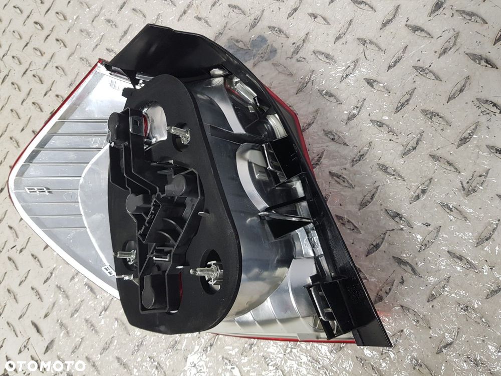 NOWA ORYGINALNA LAMPA PRAWA TYLNA TYŁ BMW 1 e87 6924502 - 7