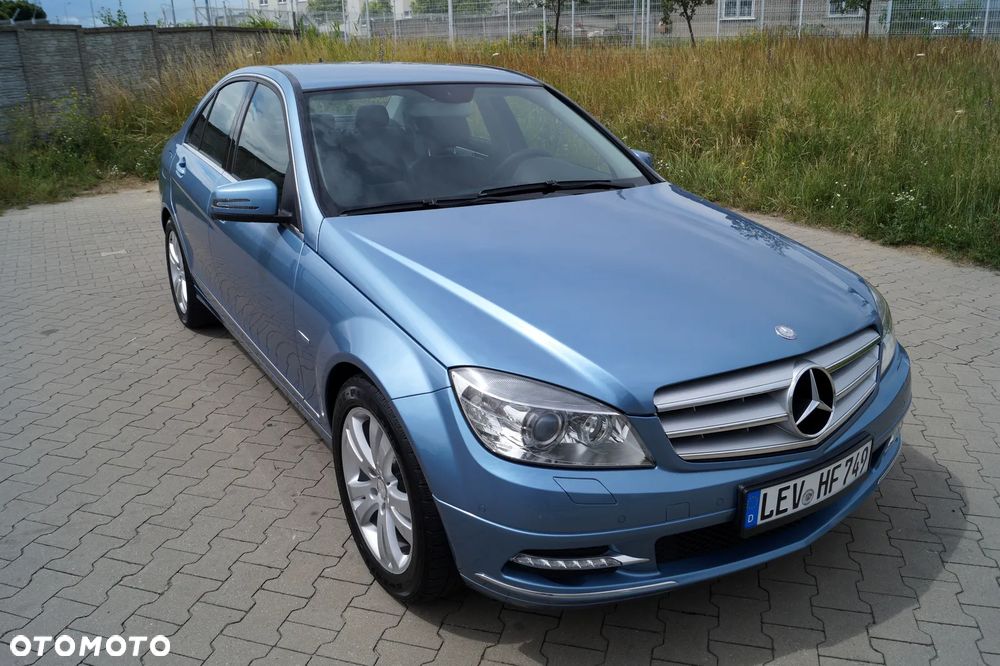 Mercedes-Benz Klasa C 180 CGI Automatik BlueEFFICIENCY Avantgarde - 4