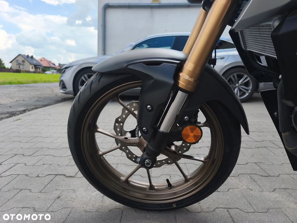 Honda CB - 8