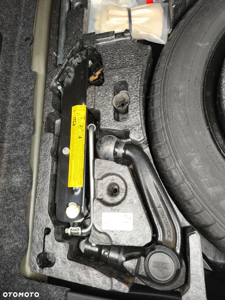 Volkswagen Passat 2.0 TDI DPF Highline - 15