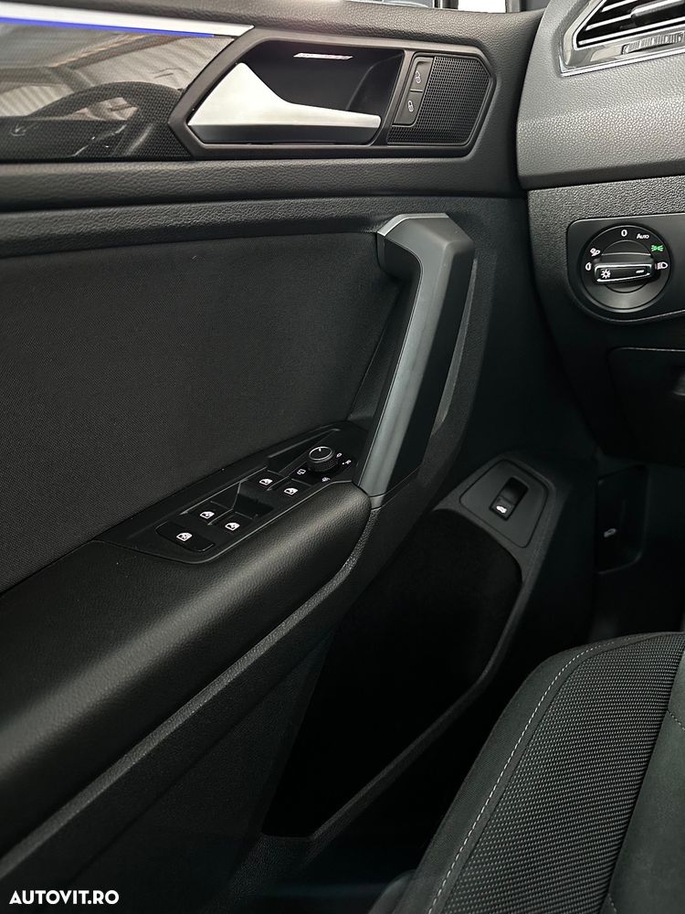 Volkswagen Tiguan 2.0 TDI SCR 4MOTION DSG Elegance - 15