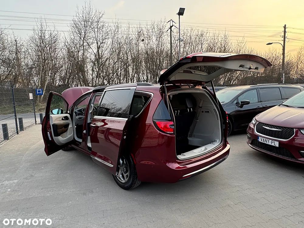Chrysler Pacifica - 14
