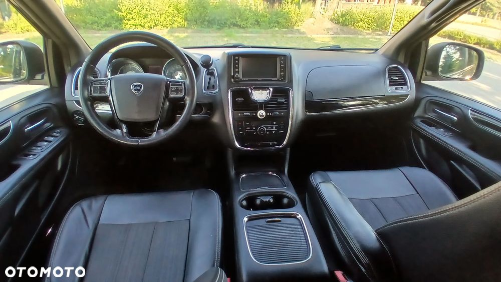 Lancia Voyager 2.8 Multijet 16v Platinum - 21