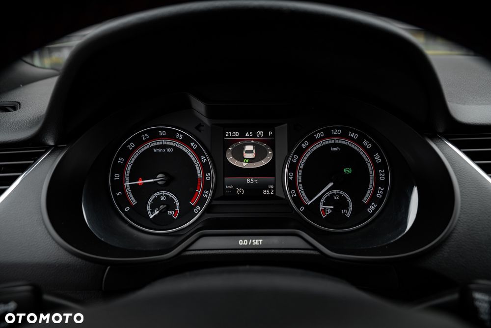 Skoda Octavia 2.0 TDI RS DSG - 28