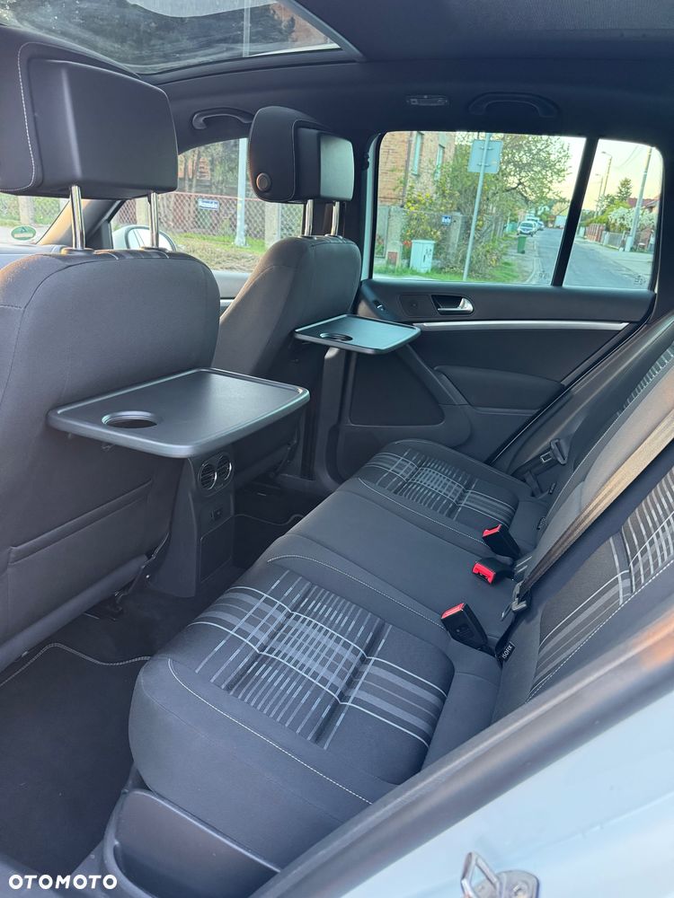 Volkswagen Tiguan 2.0 TDI DPF BlueMotion Technology Lounge Sport & Style - 9