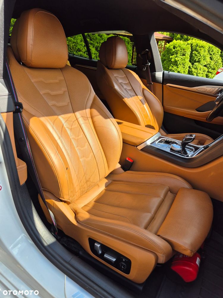 BMW Seria 8 - 27
