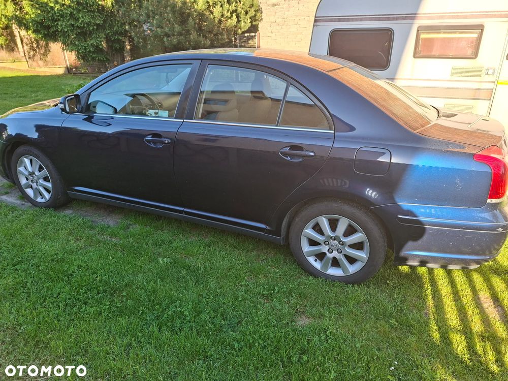 Toyota Avensis 2.0 D-4D Sol - 4