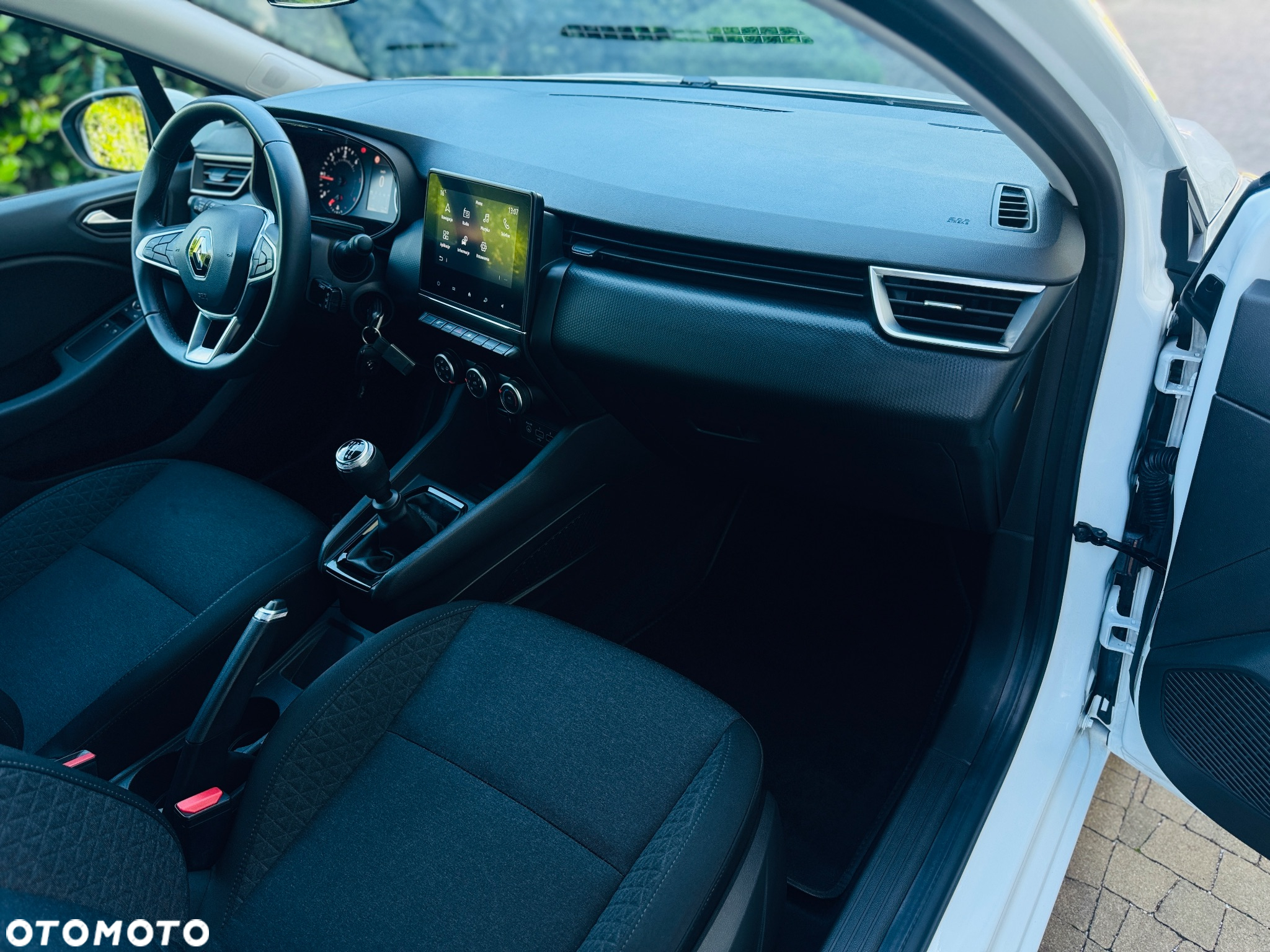Renault Clio BLUE dCi 100 BUSINESS EDITION - 13