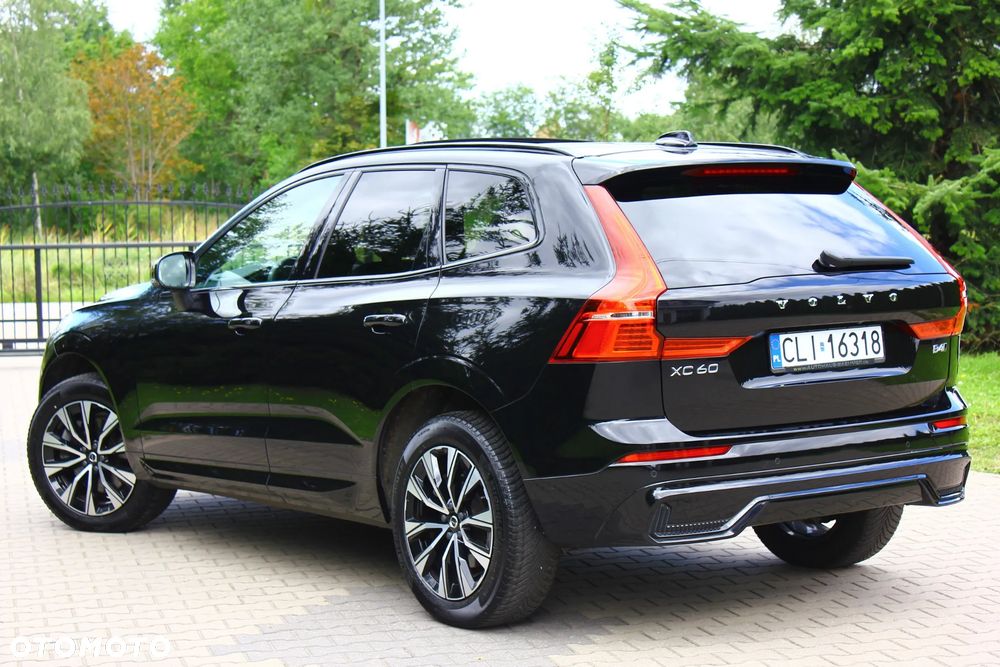 Volvo XC 60 B4 D AWD Plus Dark - 5
