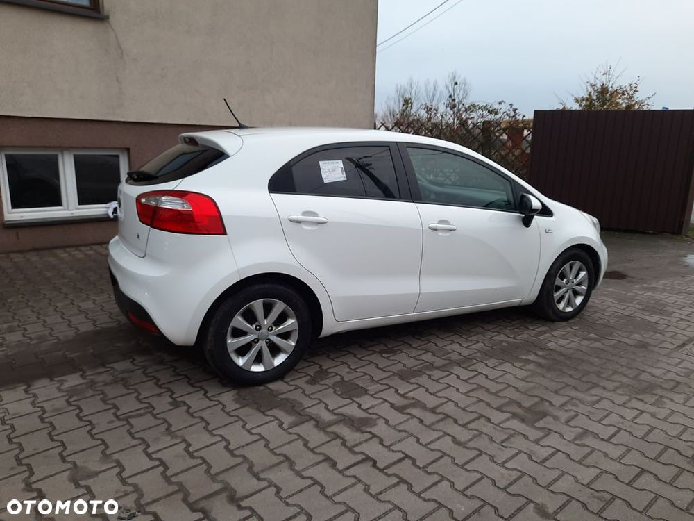 Kia Rio - 6