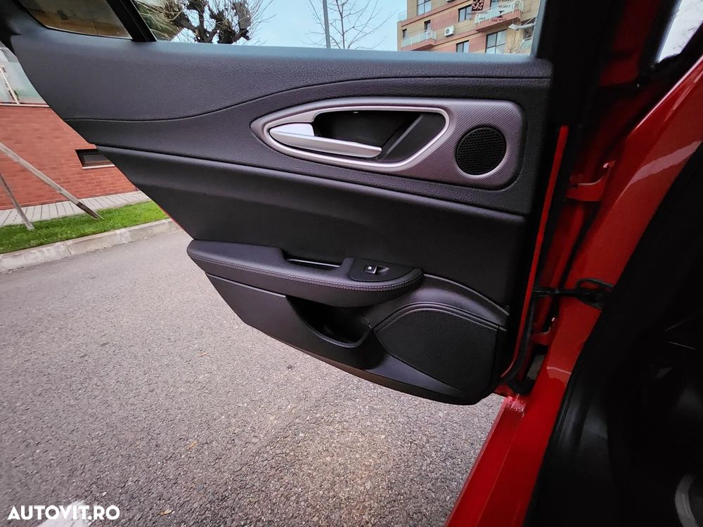 Alfa Romeo Giulia 2.0 Turbo AWD AT8 Veloce - 12