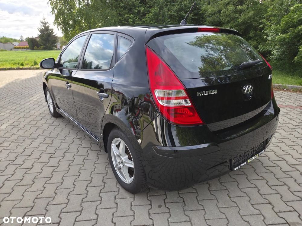 Hyundai i30 1.4 FIFA WM Edition - 11