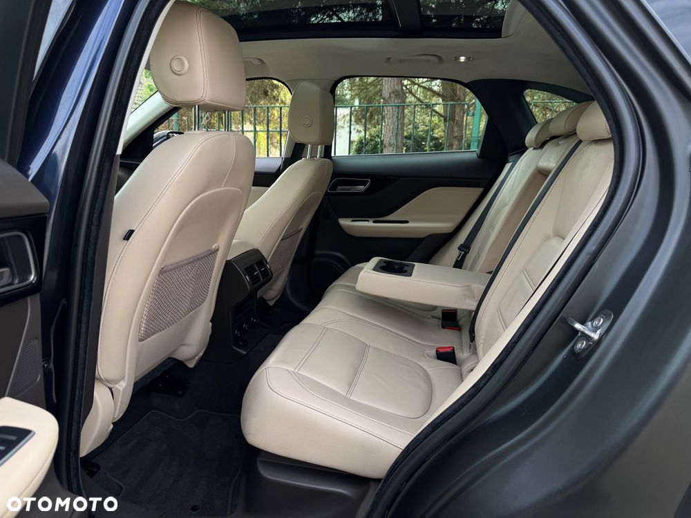 Jaguar F-Pace 25t AWD Prestige - 22