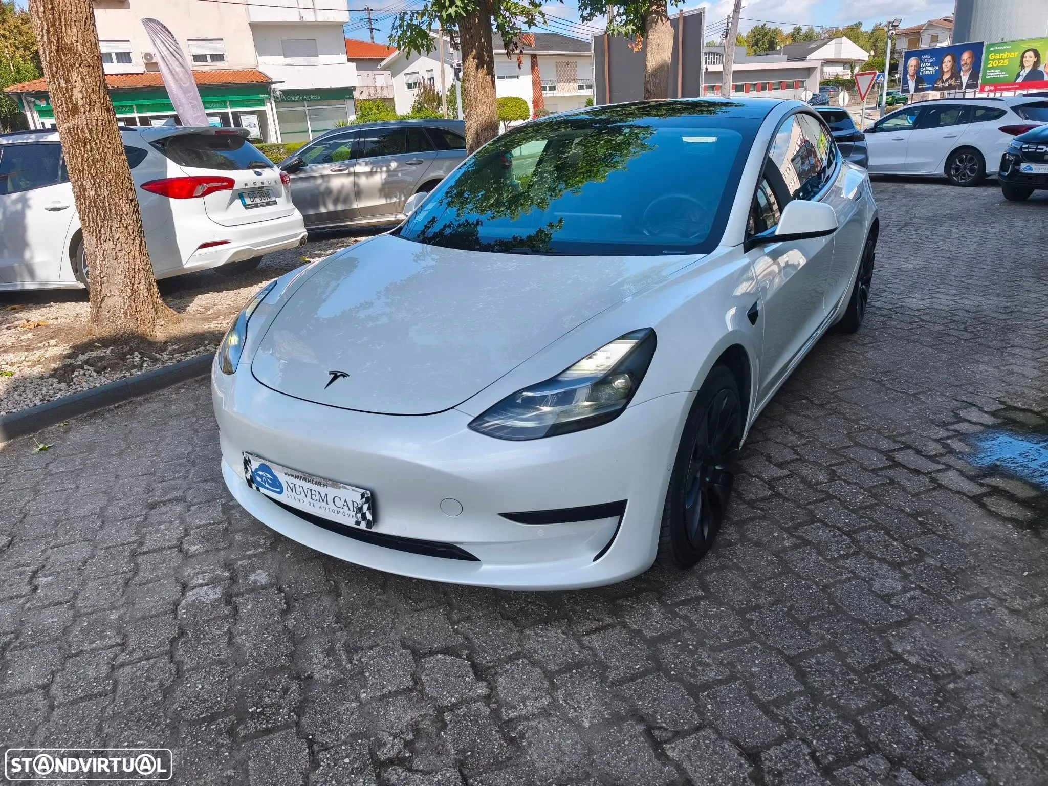 Tesla Model 3 - 4