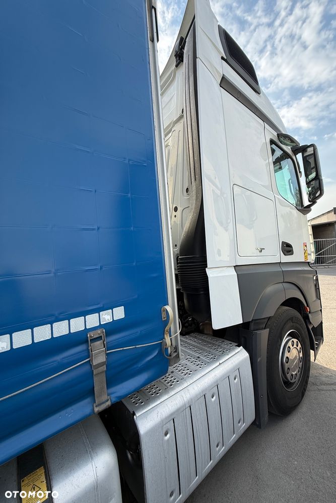 Mercedes-Benz Actros MP4 - 5