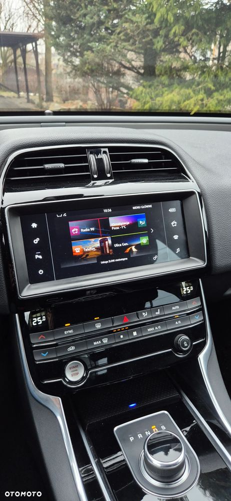 Jaguar XE 2.0 D Prestige - 16