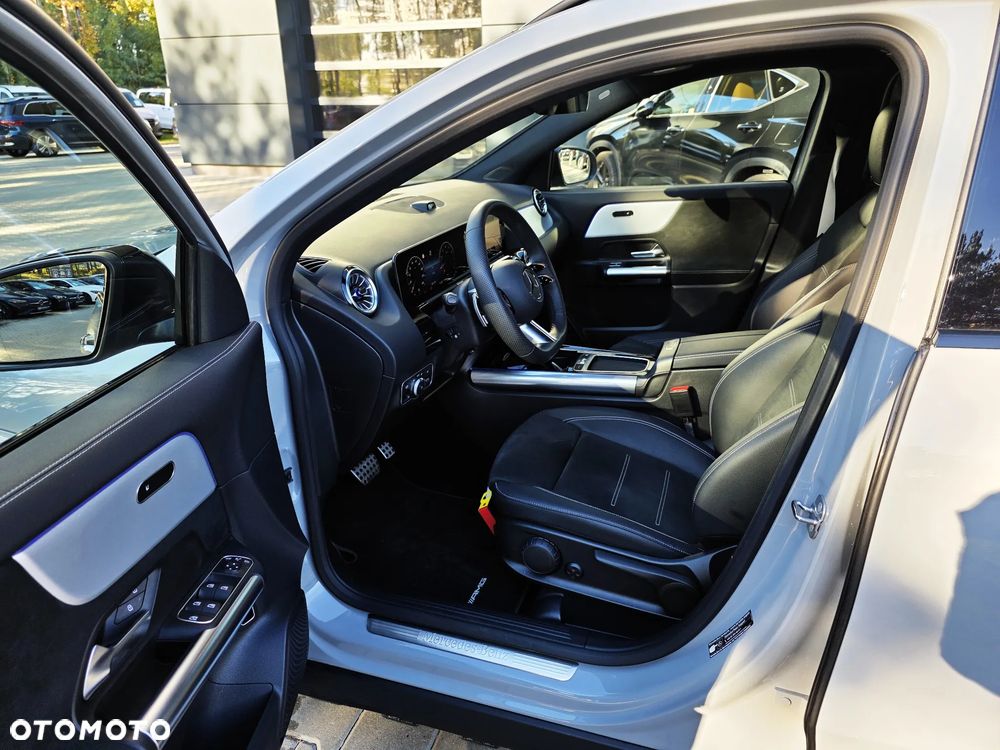 Mercedes-Benz GLA 200 AMG Line - 13