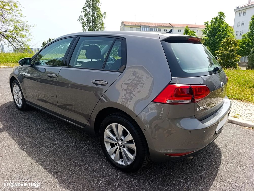 VW Golf 1.6 TDi Confortline - 4