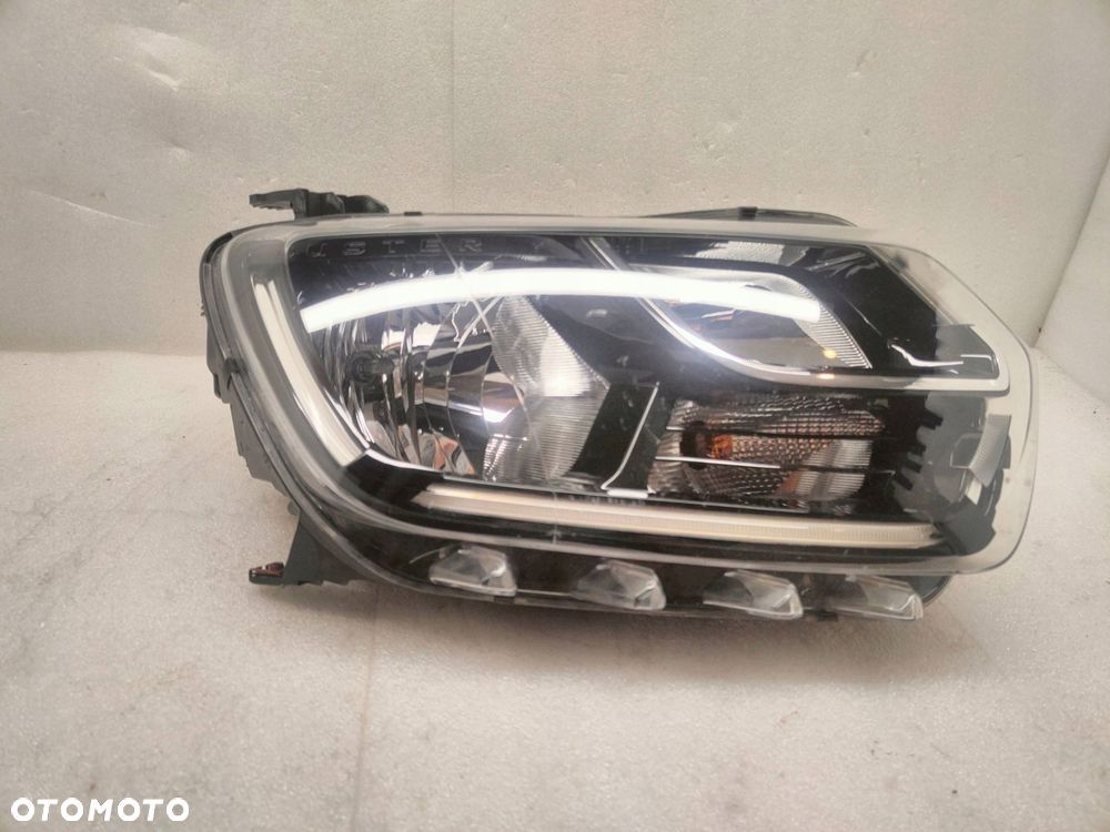 dacia duster ii 2018 przód strona prawa lampa przednia - 1