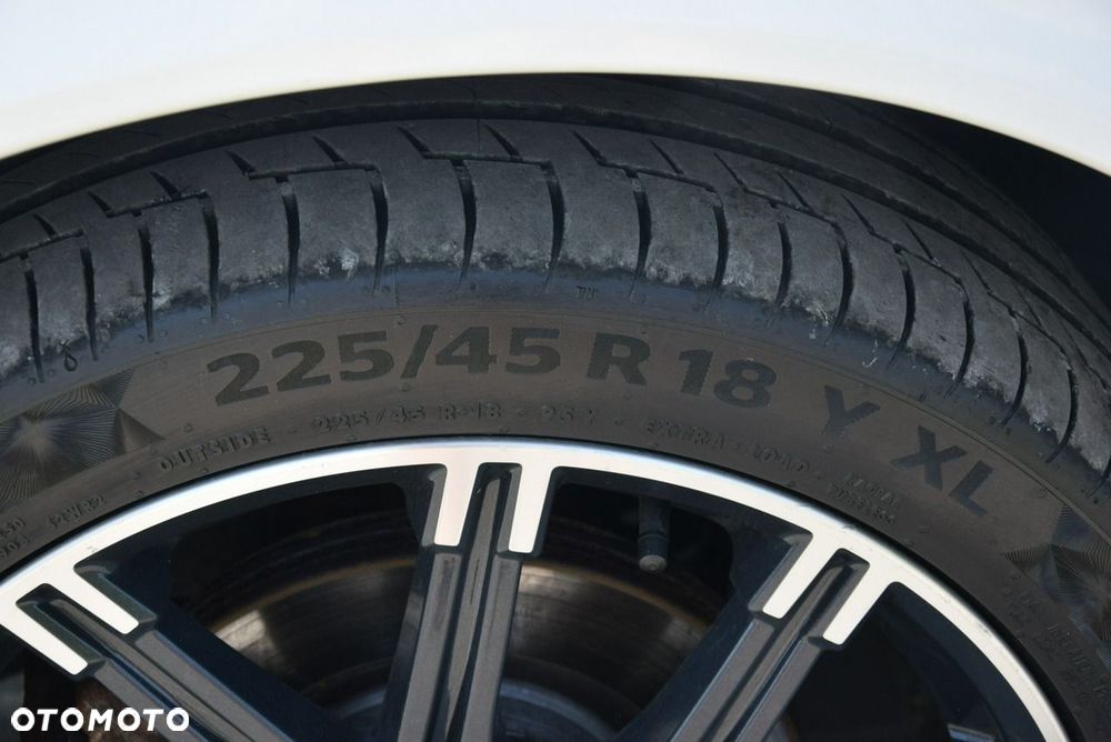Nissan Juke 1.6 DIG-T ALL-MODE 4x4i CVT Nismo - 26