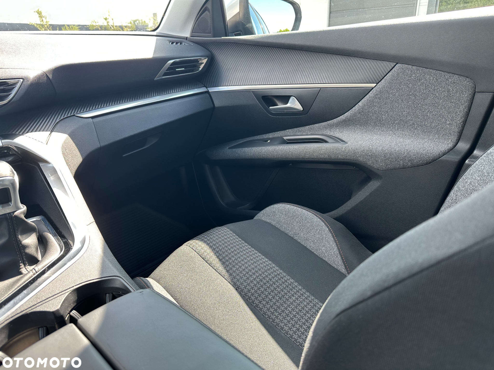 Peugeot 3008 1.6 BlueHDi Allure S&S - 25