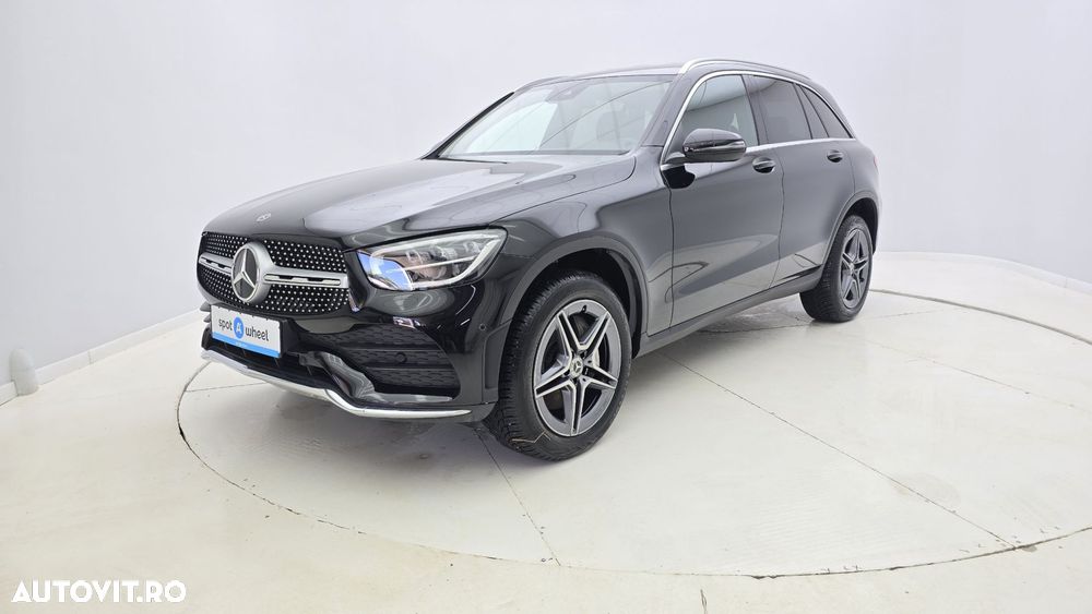 Mercedes-Benz GLC 300 e 4MATIC - 3