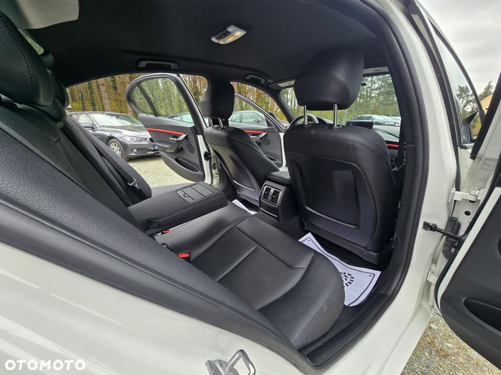 BMW Seria 3 430i xDrive M Sport - 4