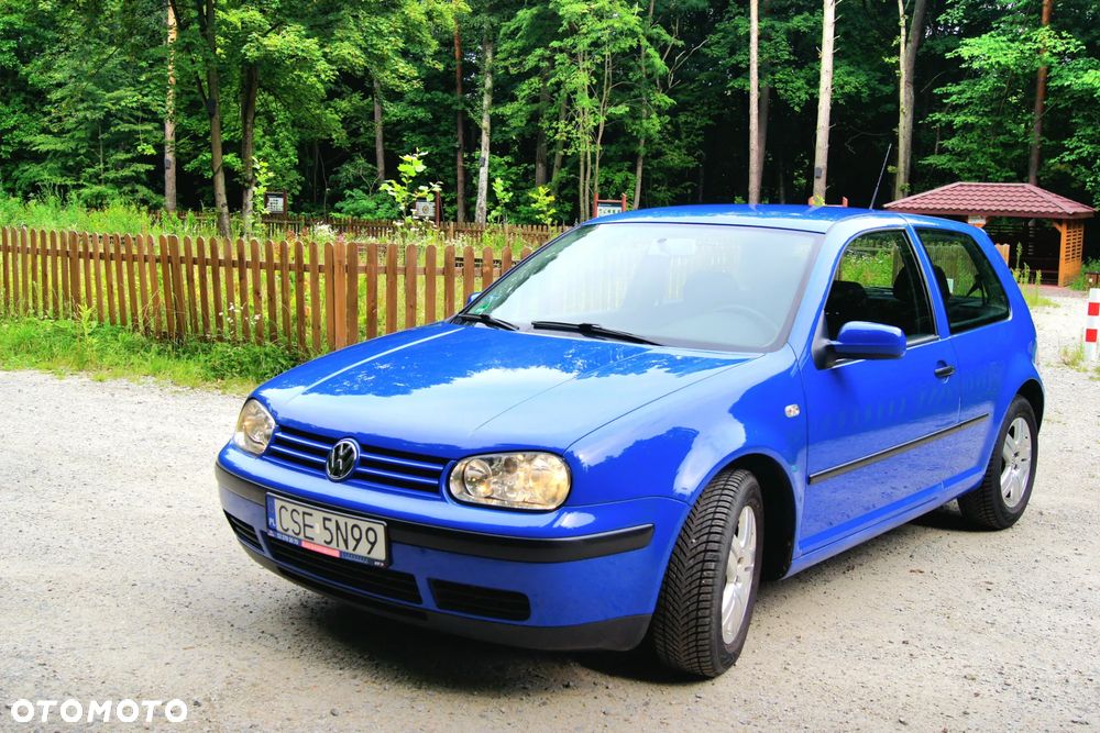 Volkswagen Golf - 1