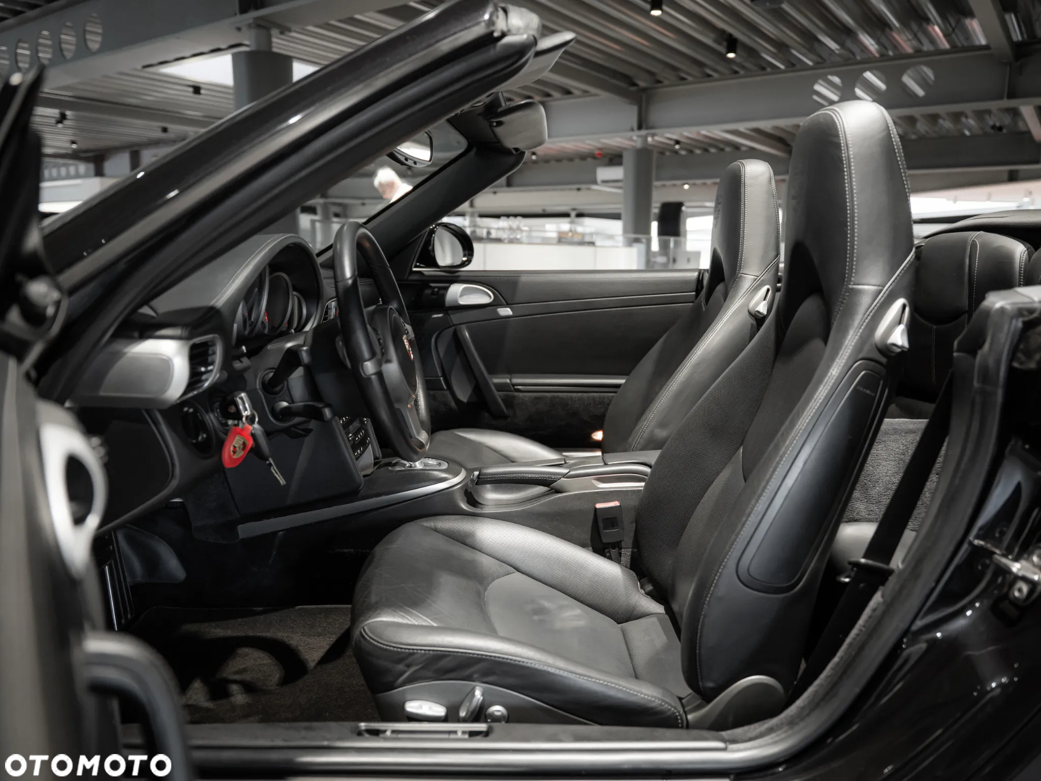 Porsche 911 Carrera 4S Cabriolet PDK - 22