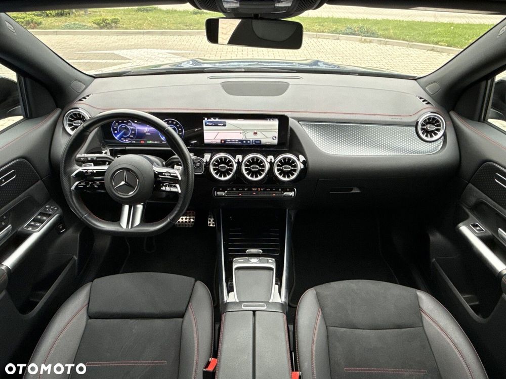 Mercedes-Benz EQA 300 66.5kWh 4-Matic AMG Line - 17