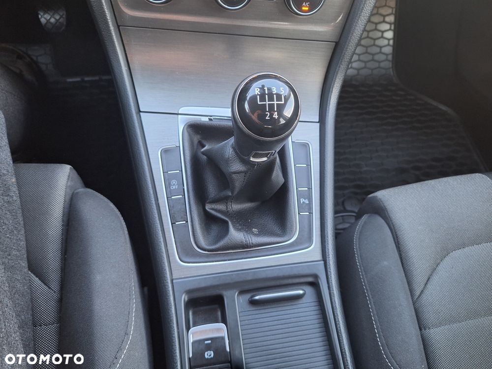 Volkswagen Golf - 26