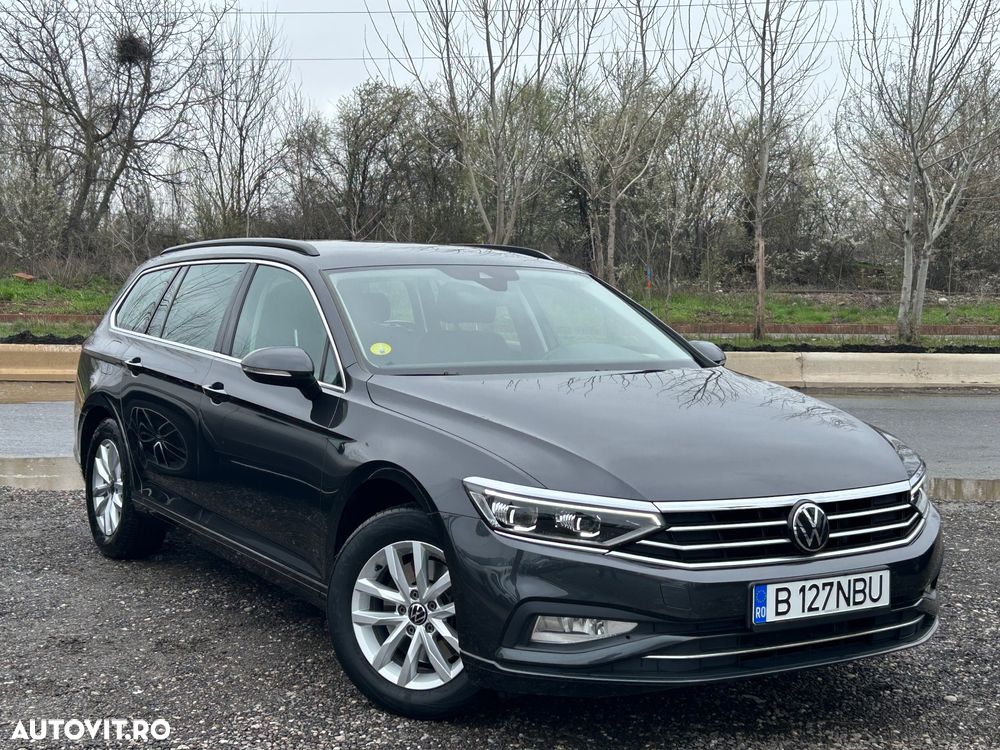 Volkswagen Passat - 1