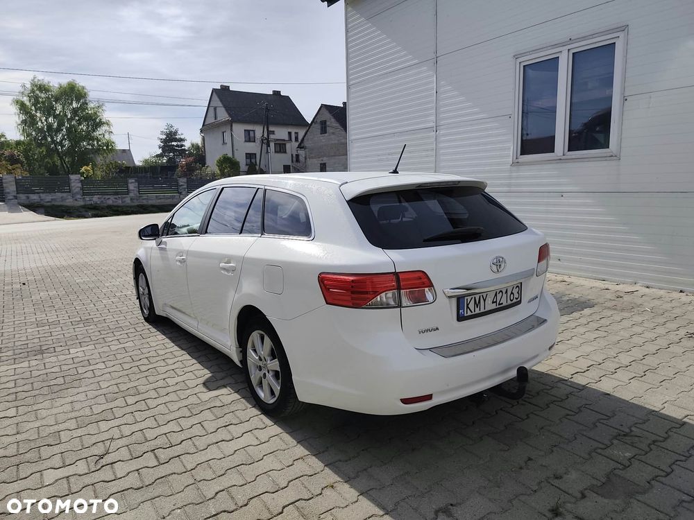 Toyota Avensis 2.0 D-4D Premium - 4