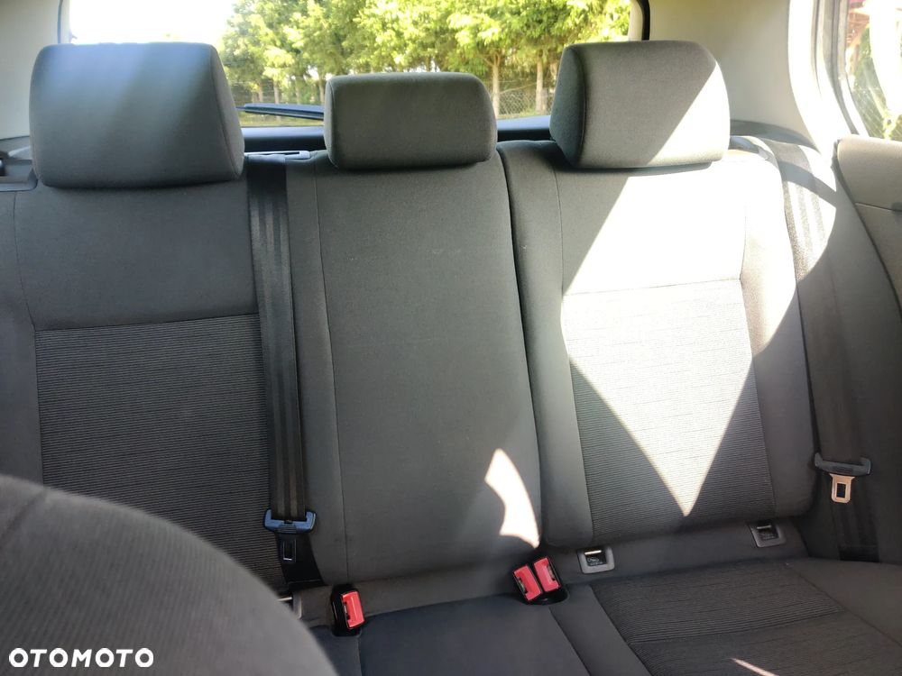 Volkswagen Golf 1.6 Comfortline - 14